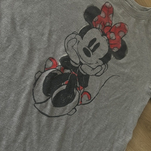 Disney Woman’s Minnie Mouse Graphic T-Shirt – XS- EUC - Picture 4 of 7
